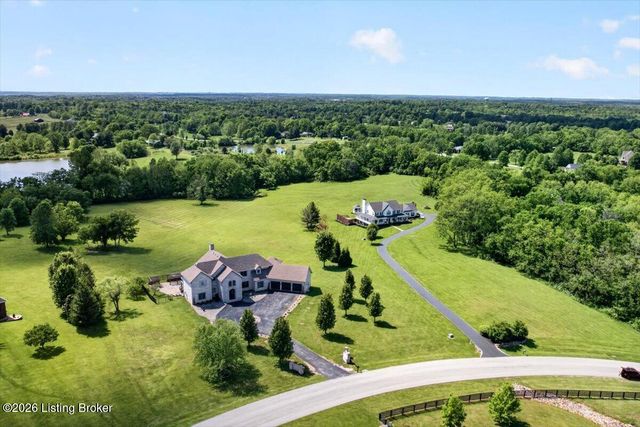 451 Todd Dr, Simpsonville, KY 40067