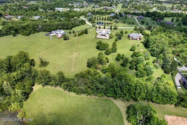 451 Todd Dr, Simpsonville, KY 40067