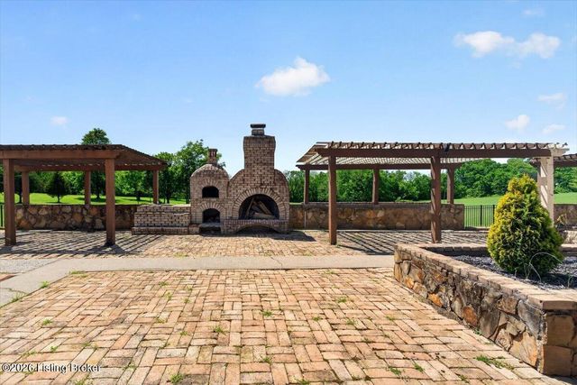 451 Todd Dr, Simpsonville, KY 40067