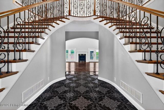 451 Todd Dr, Simpsonville, KY 40067