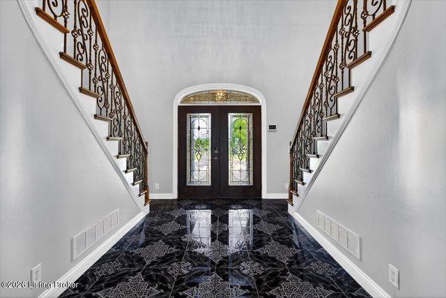 451 Todd Dr, Simpsonville, KY 40067