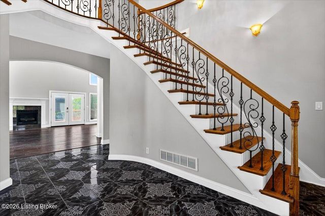 451 Todd Dr, Simpsonville, KY 40067