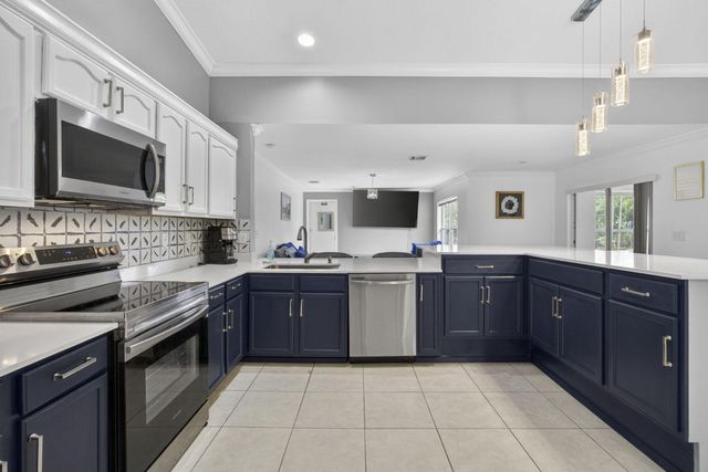 16931 N 78th Rd Road N, The Acreage, FL 33470