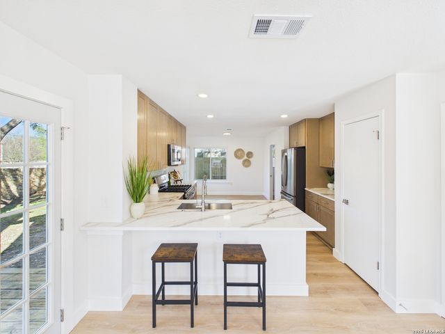 6727 Mary Todd, San Antonio, TX 78240