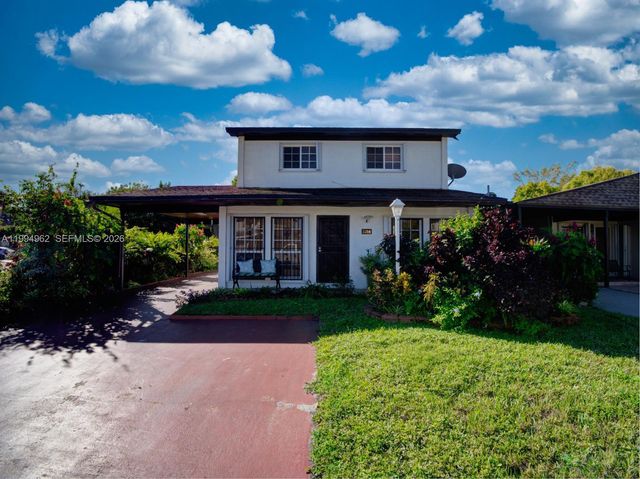 5284 NW 193rd Ln, Miami Gardens, FL 33055