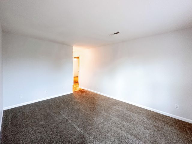 116 Ballygar St Apt H, Clarksville, TN 37043