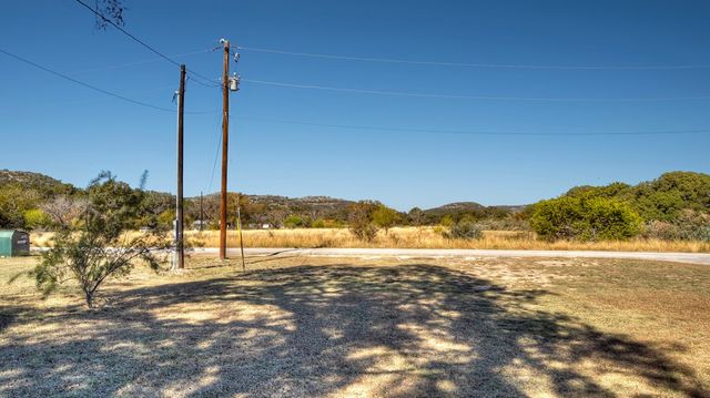 218 Trickling Creek, Leakey, TX 78873
