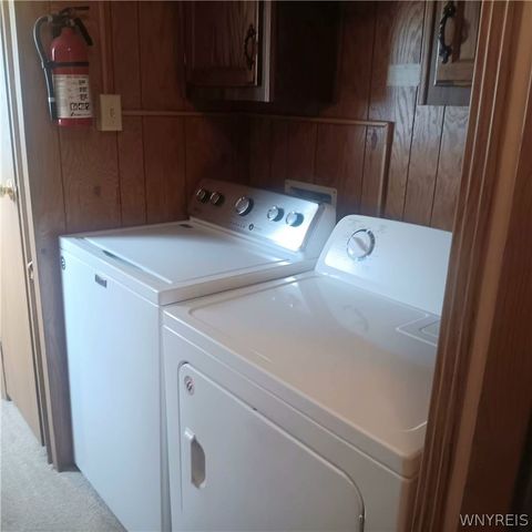 32 Brookridge Drive, Hamburg, NY 14075