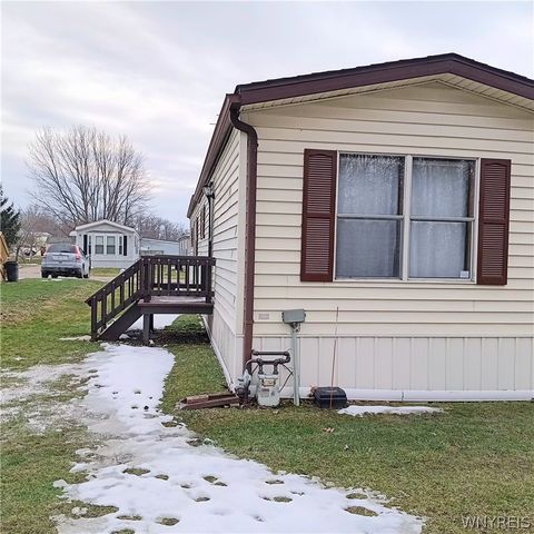 32 Brookridge Drive, Hamburg, NY 14075