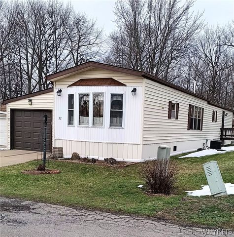 32 Brookridge Drive, Hamburg, NY 14075