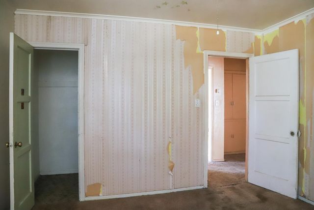 2033 Mayfair Drive E, Fresno, CA 93703