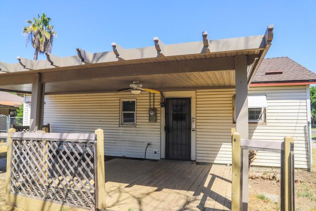 2033 Mayfair Drive E, Fresno, CA 93703