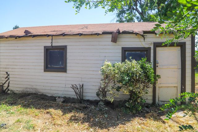 2033 Mayfair Drive E, Fresno, CA 93703