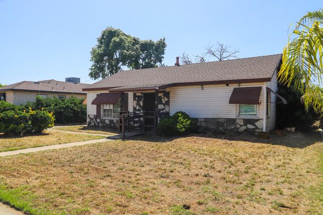 2033 Mayfair Drive E, Fresno, CA 93703