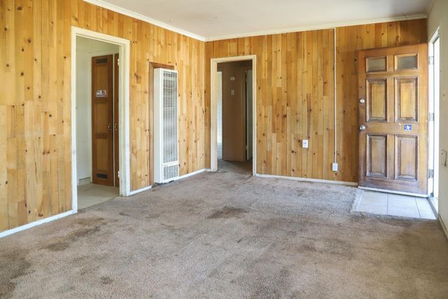 2033 Mayfair Drive E, Fresno, CA 93703