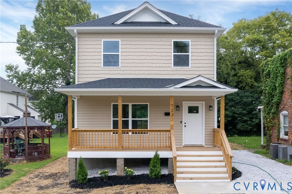723 Harding St, Petersburg, VA 23803