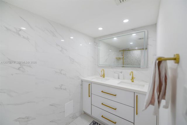 7601 E Treasure Drive PH103, North Bay Village, FL 33141