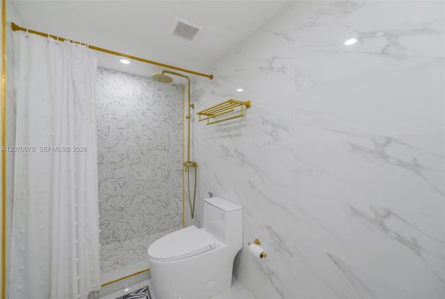7601 E Treasure Drive PH103, North Bay Village, FL 33141