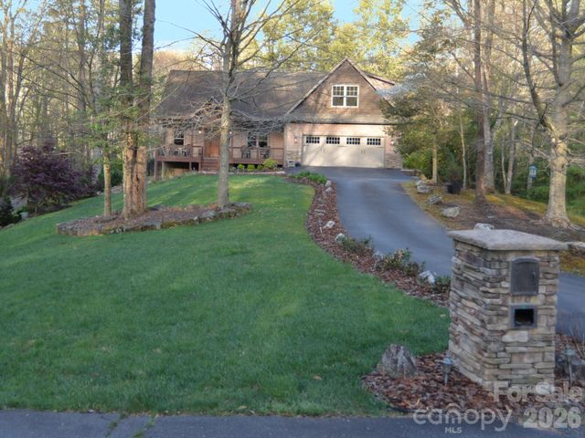 95 Creeks Edge Drive, Hendersonville, NC 28739