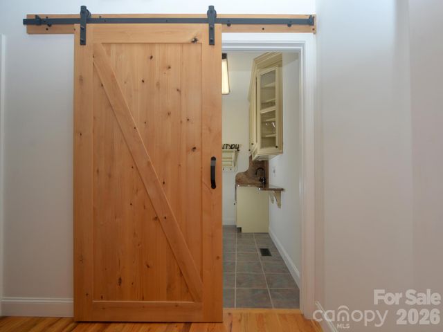 95 Creeks Edge Drive, Hendersonville, NC 28739