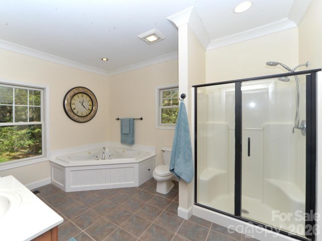 95 Creeks Edge Drive, Hendersonville, NC 28739