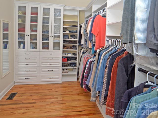 95 Creeks Edge Drive, Hendersonville, NC 28739