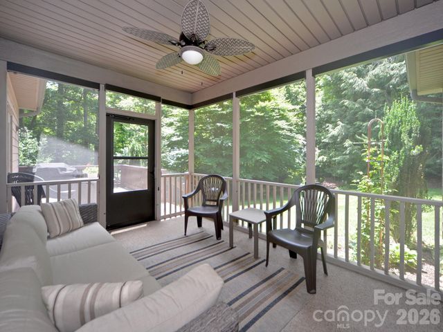 95 Creeks Edge Drive, Hendersonville, NC 28739
