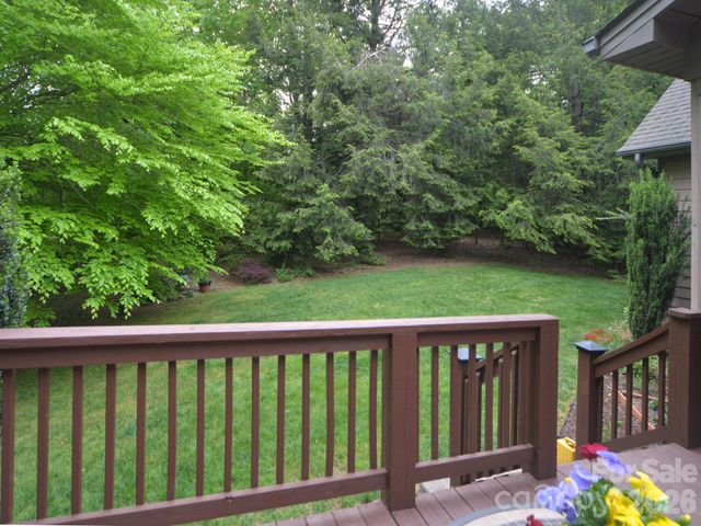 95 Creeks Edge Drive, Hendersonville, NC 28739