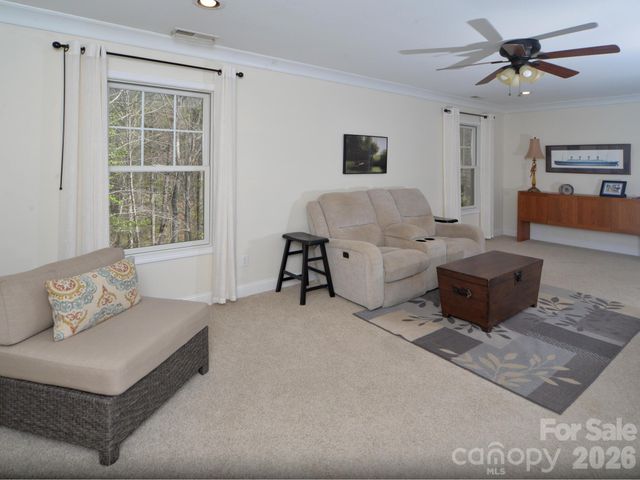 95 Creeks Edge Drive, Hendersonville, NC 28739