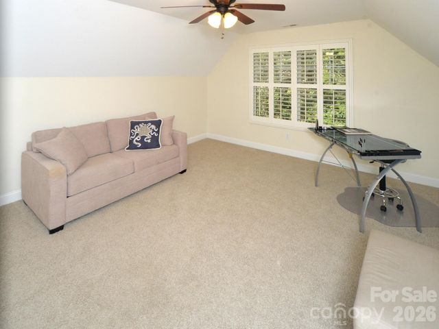 95 Creeks Edge Drive, Hendersonville, NC 28739