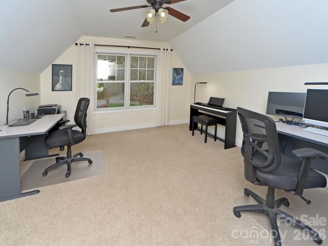 95 Creeks Edge Drive, Hendersonville, NC 28739