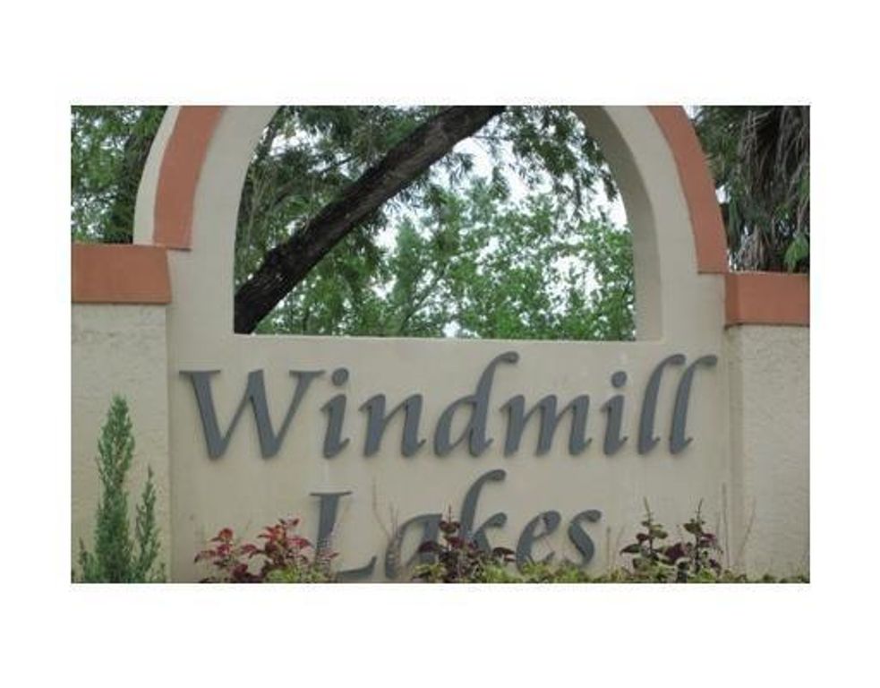 8657 SW 5th Street 108, Pembroke Pines, FL 33025