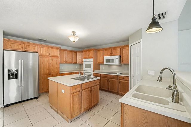 1197 KITTANSETT LANE, Auburndale, FL 33823