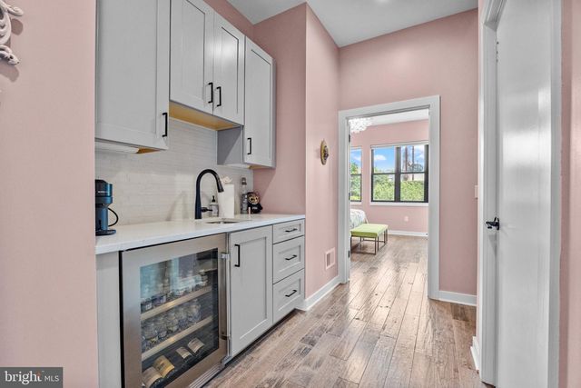 4523 RIVERSIDE WAY, Philadelphia, PA 19127