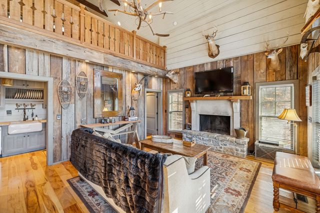 935 Leatherwood Creek Rd S, Pulaski, TN 38478