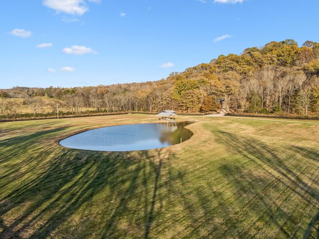 935 Leatherwood Creek Rd S, Pulaski, TN 38478