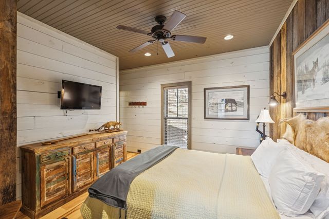 935 Leatherwood Creek Rd S, Pulaski, TN 38478