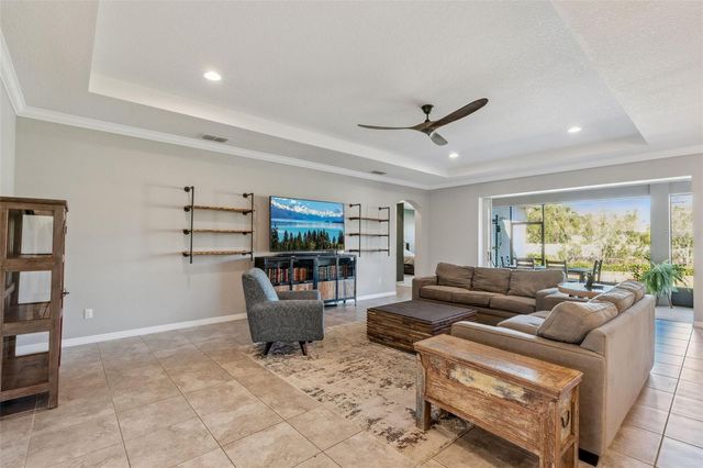 220 LEMONLEAF LANE, Oviedo, FL 32765