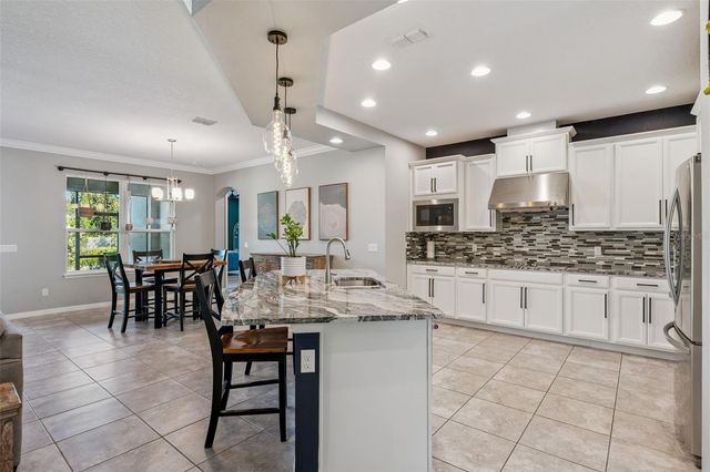 220 LEMONLEAF LANE, Oviedo, FL 32765