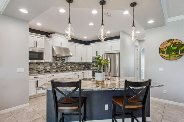 220 LEMONLEAF LANE, Oviedo, FL 32765