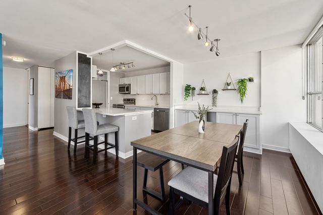 655 W Irving Park Road 1301, Chicago, IL 60613