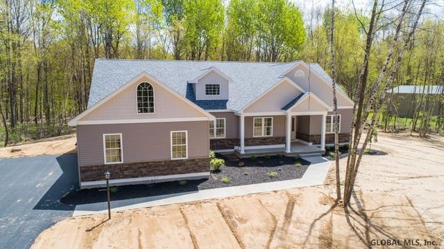 617 Kinns Road, Clifton Park, NY 12065