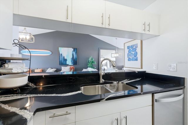 972 SANDPIPER CIRCLE 972, Bradenton, FL 34209