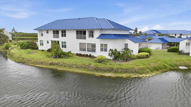 972 SANDPIPER CIRCLE 972, Bradenton, FL 34209