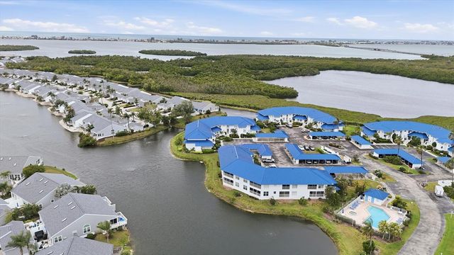 972 SANDPIPER CIRCLE 972, Bradenton, FL 34209