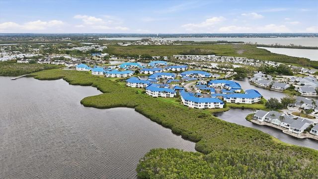 972 SANDPIPER CIRCLE 972, Bradenton, FL 34209