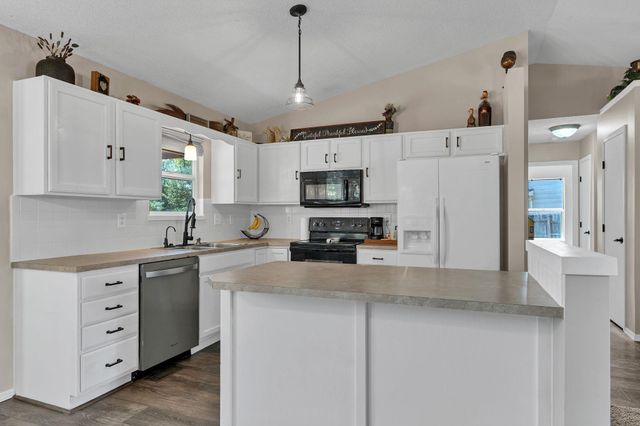 1730 E Winterset Circle, Wichita, KS 67052