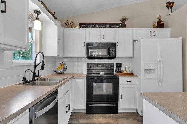 1730 E Winterset Circle, Wichita, KS 67052