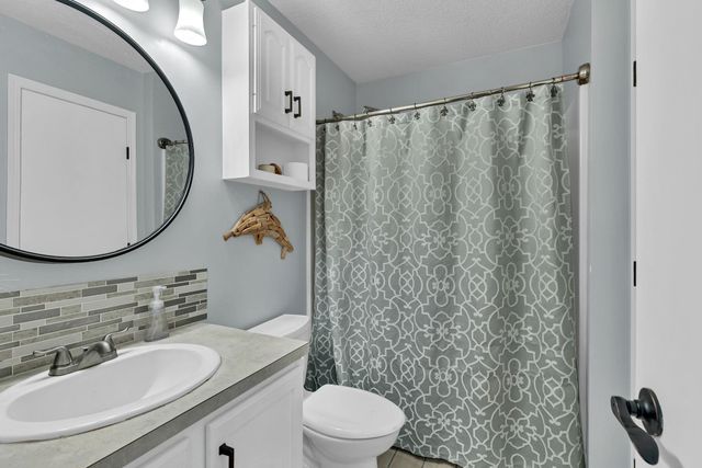 1730 E Winterset Circle, Wichita, KS 67052