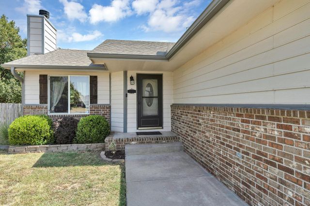 1730 E Winterset Circle, Wichita, KS 67052